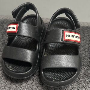 Hunter Kids Black Strap Sandals